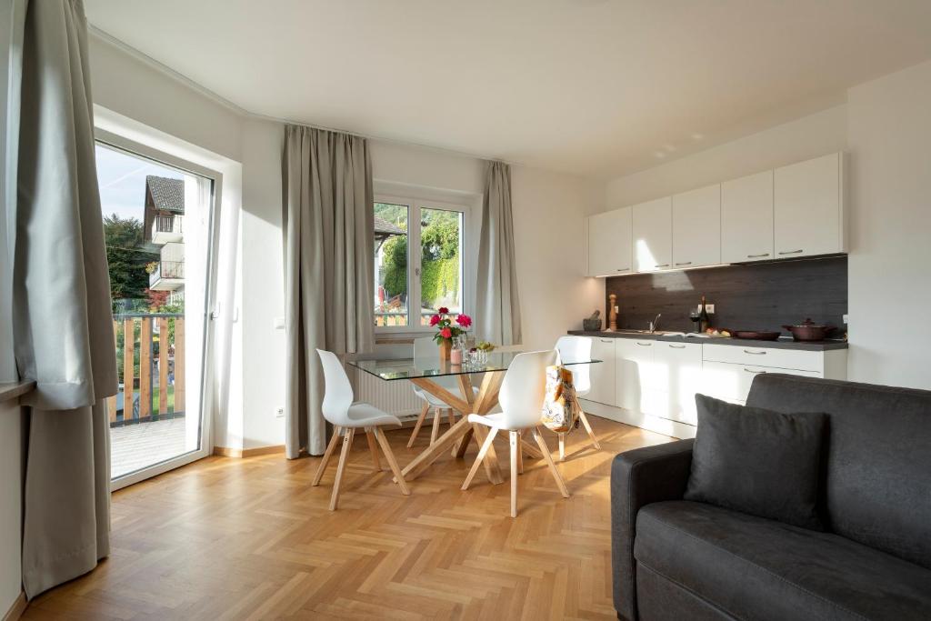 Kuchyň nebo kuchyňský kout v ubytování MeranoView Apartments