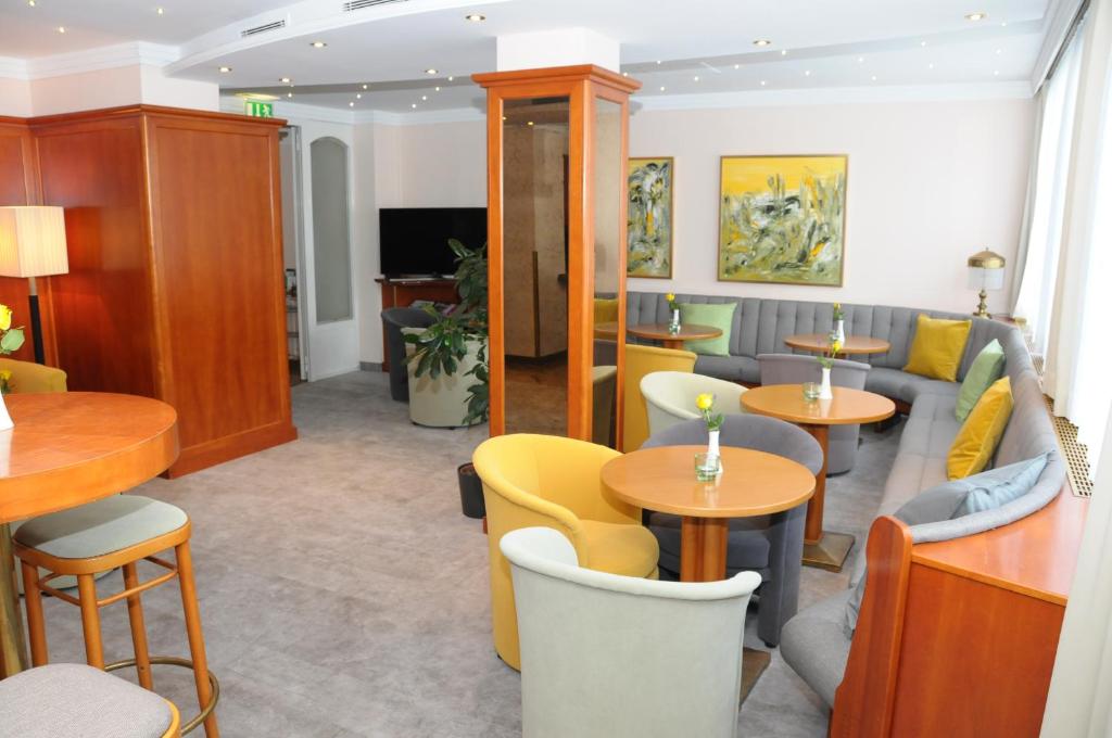 Posezení v ubytování Hotel Admiral am Kurpark