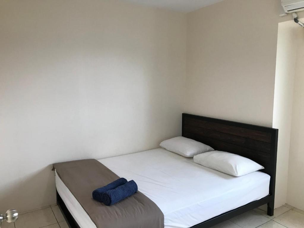 Queen Victoria Apartment Batam - Suite De Tres Habitaciones