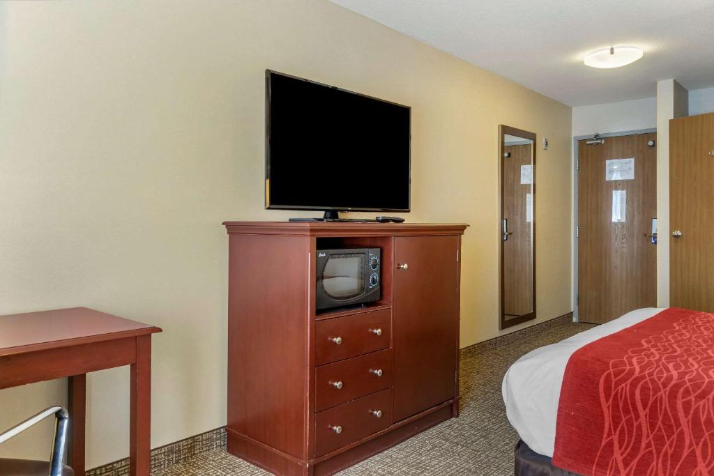 TV a/nebo společenská místnost v ubytování Comfort Inn Kennewick Richland