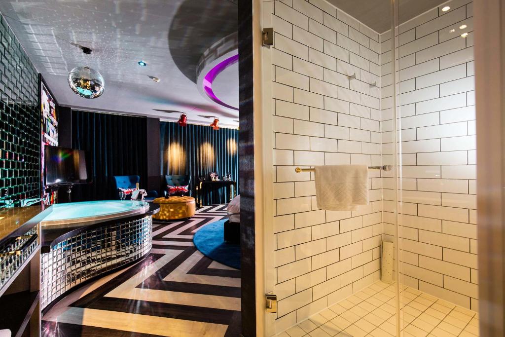 Malmaison Birmingham - Nirvana Signature Suite