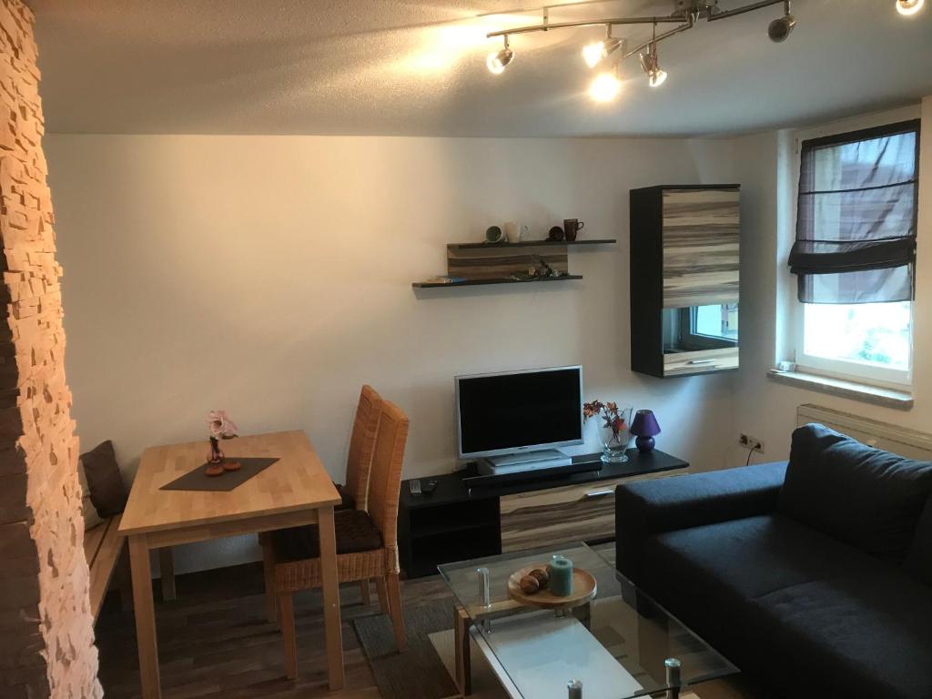 TV a/nebo společenská místnost v ubytování Ferienwohnung15 Ehrenfriedersdorf