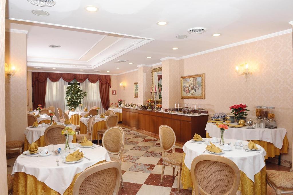 Restaurace v ubytování Hotel Principe