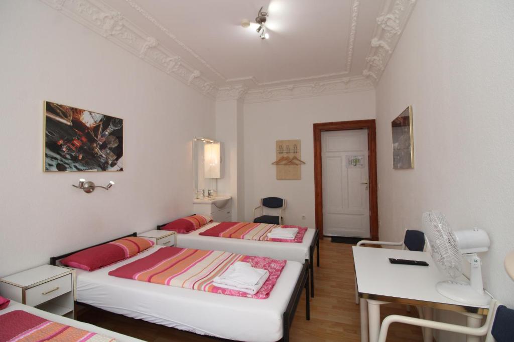 Space Hotel im Campus der JvP Schule - Resim 19