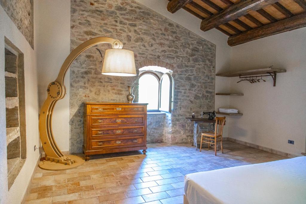 Posteľ alebo postele v izbe v ubytovaní Agriturismo Marcofrate, a Retreat in the Nature