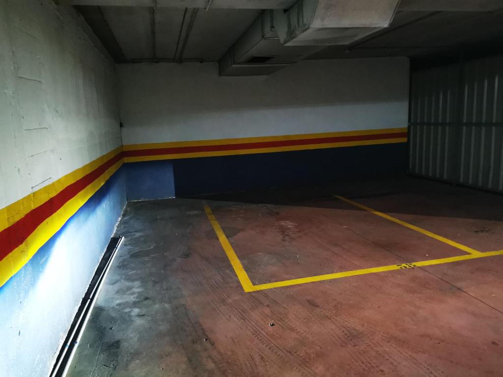 Tenis a/nebo squash v ubytování El Rosal de Oviedo nebo okolí