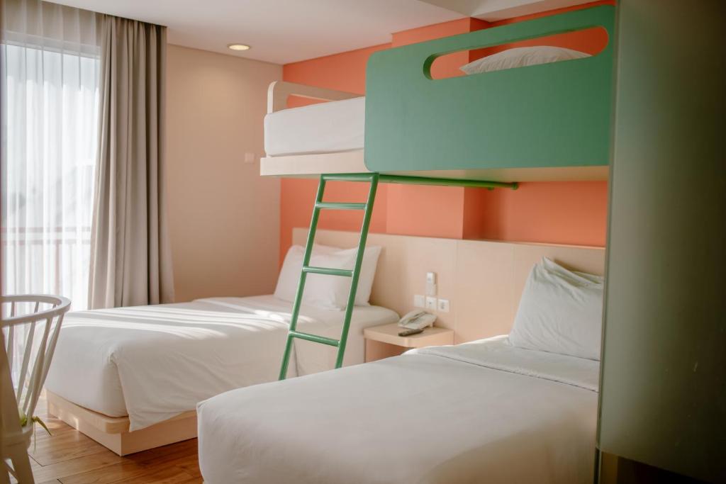 The Bountie Hotel and Convention Centre Sukabumi - Suite-Zimmer