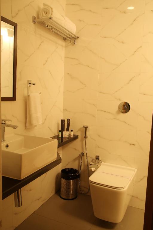 PARK IRIS HOTELS, MG Road - Superior King Room
