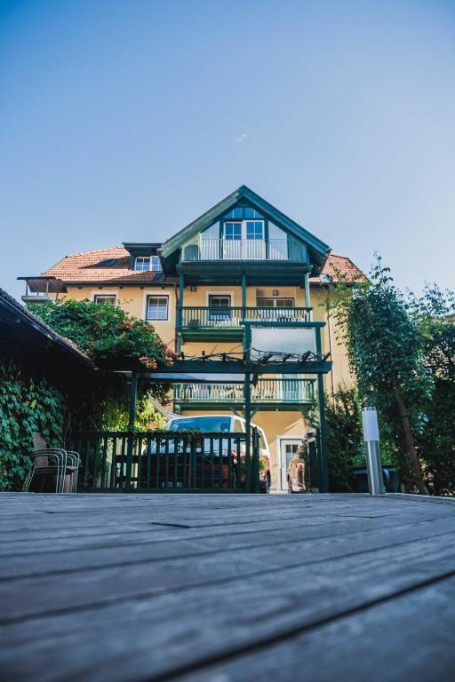 Budova, kde se apartmán nachází