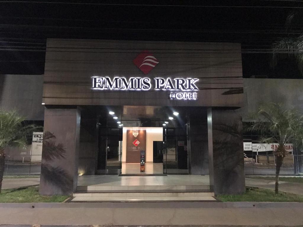  Emmis Park Hotel
