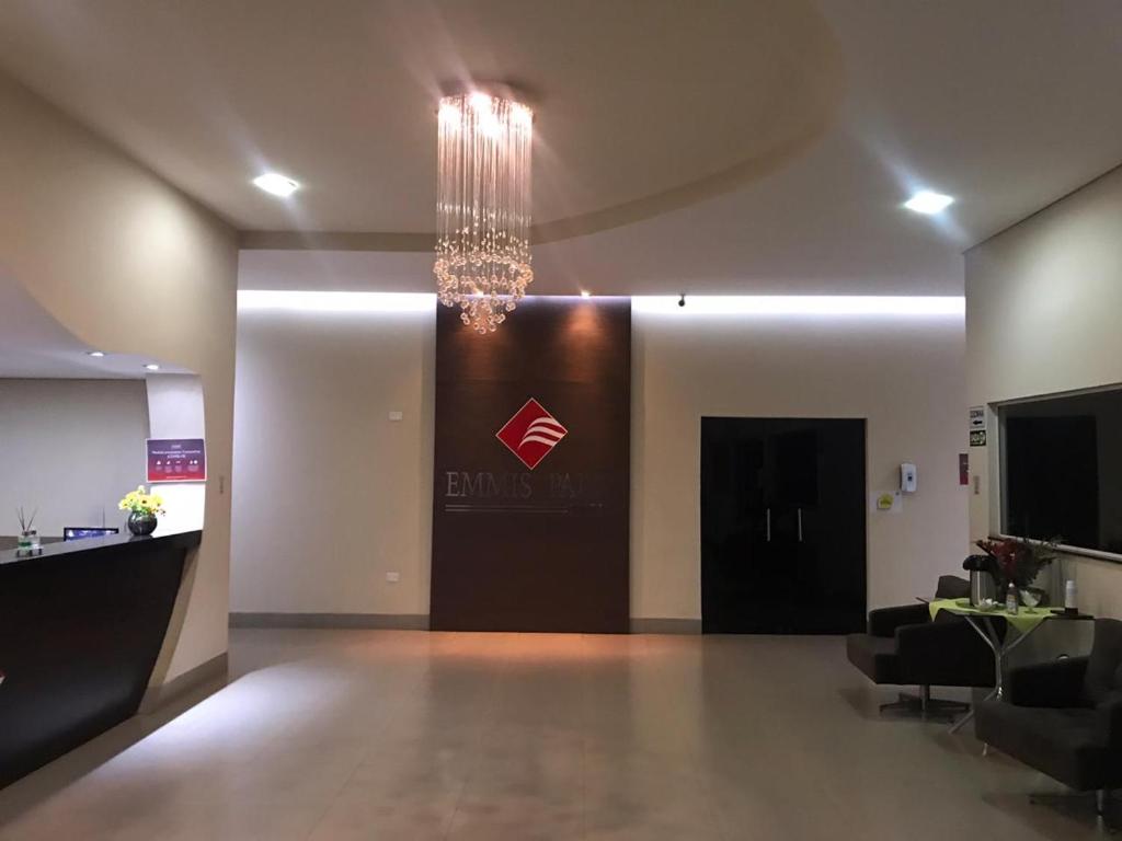  Emmis Park Hotel