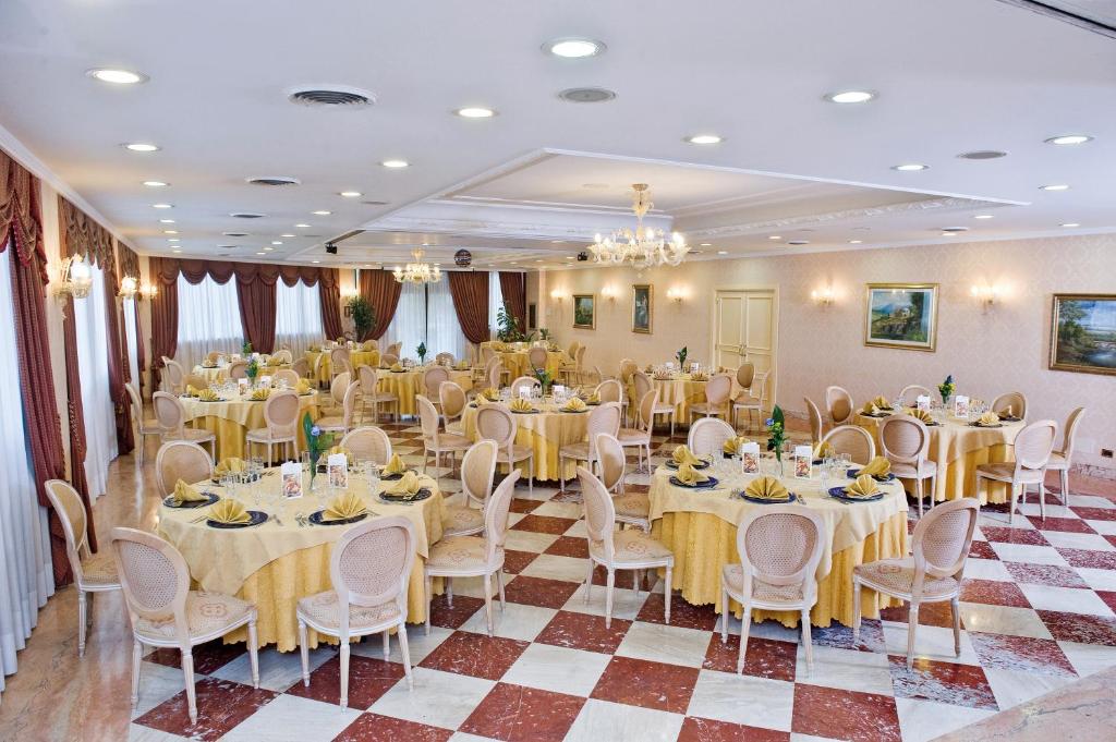 Restaurace v ubytování Hotel Principe