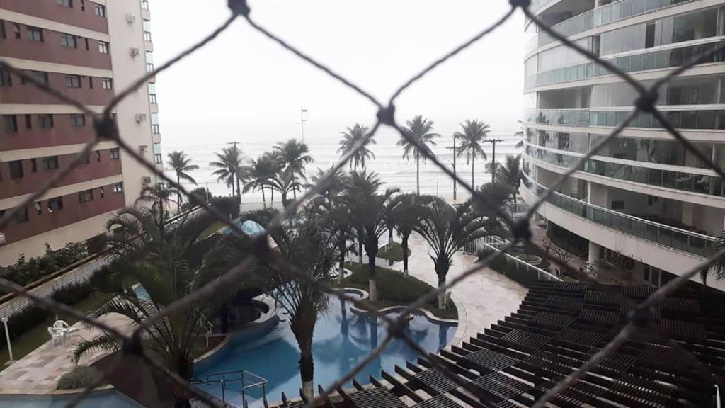  Apto com wifi e lazer em frente ao mar no Guarujá