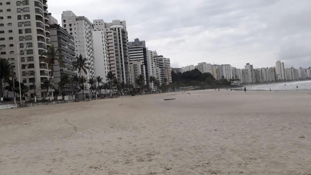  Apto com wifi e lazer em frente ao mar no Guarujá