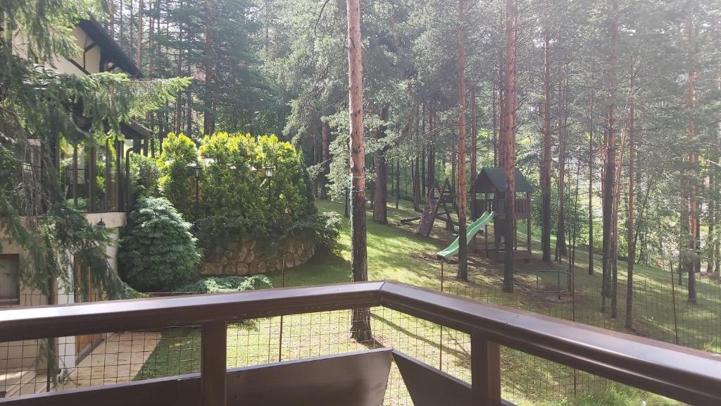 Zahrada ubytování Vila Pekovic green-Apartman PAMA