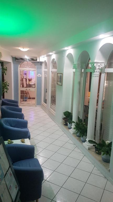A seating area at Hotel La Baia