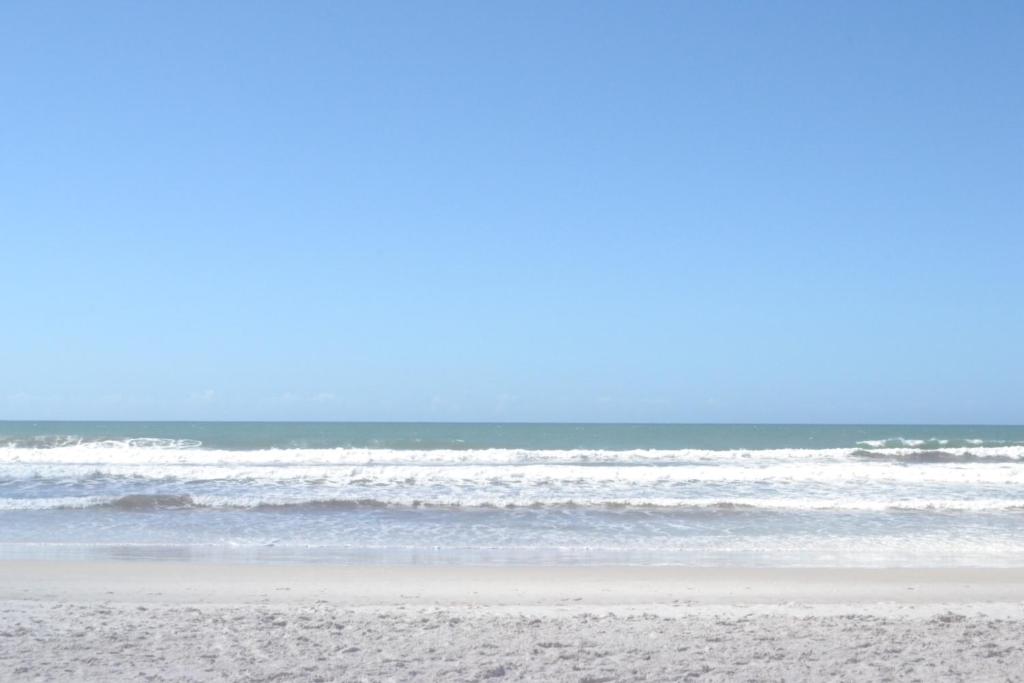 Apartamento Pé na Areia - Cabo Frio