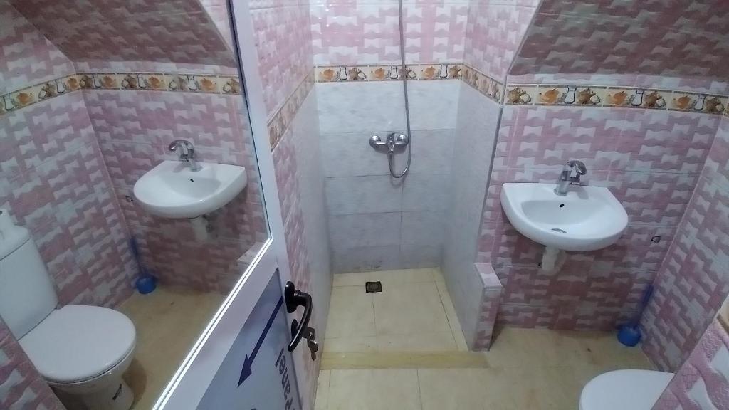Un baño de Casa Lotfi