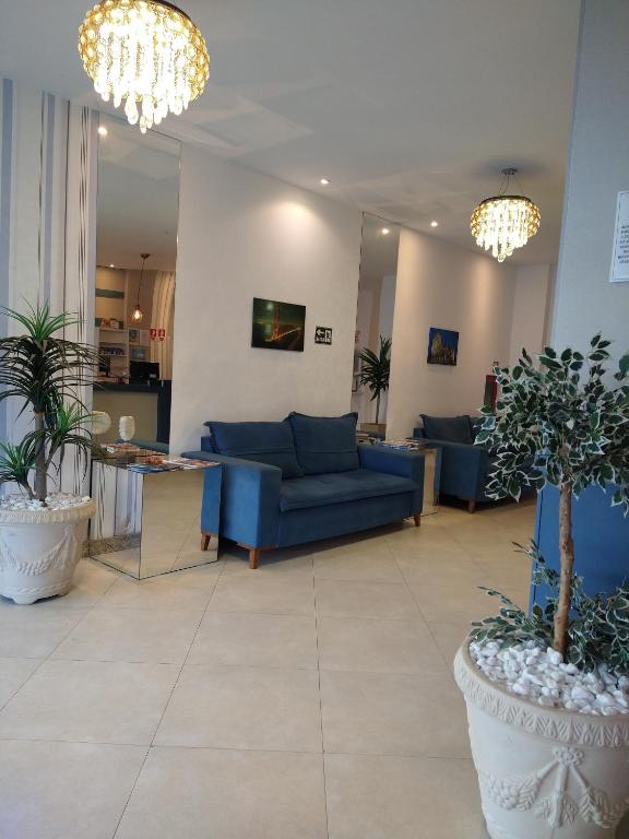  Hotel Real