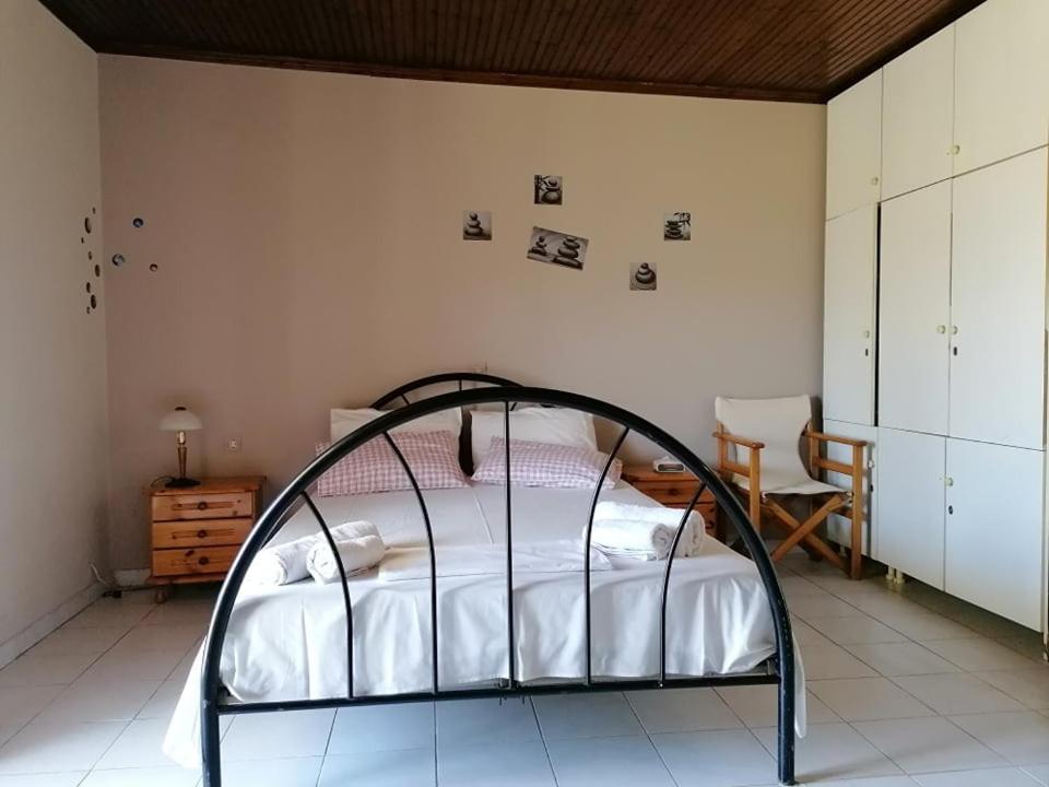 Posteľ alebo postele v izbe v ubytovaní Agia Marina Studios, B
