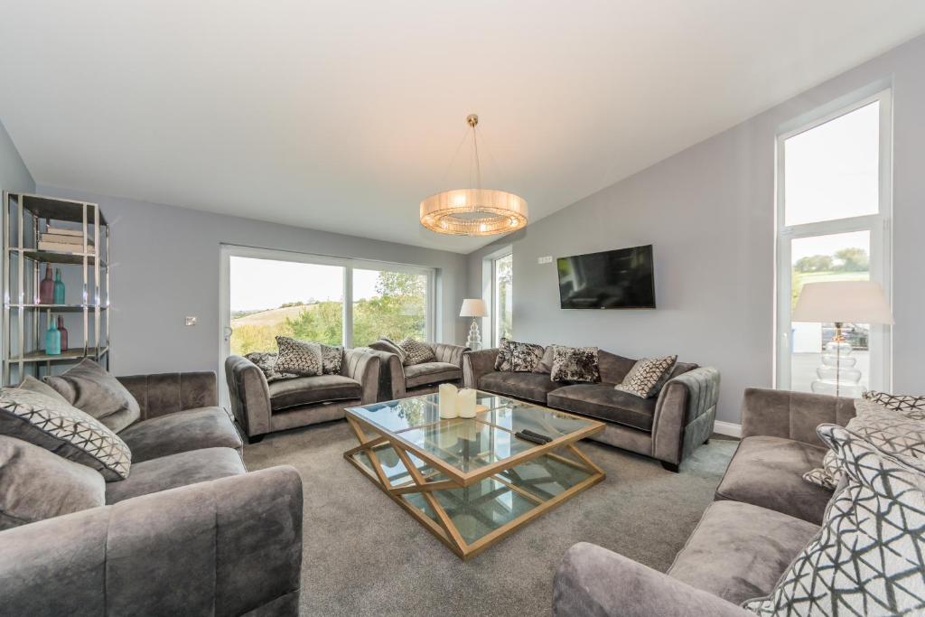 Posezení v ubytování River views,Kinsale, Hosted by Exquisite holiday homes, Sleeps 26