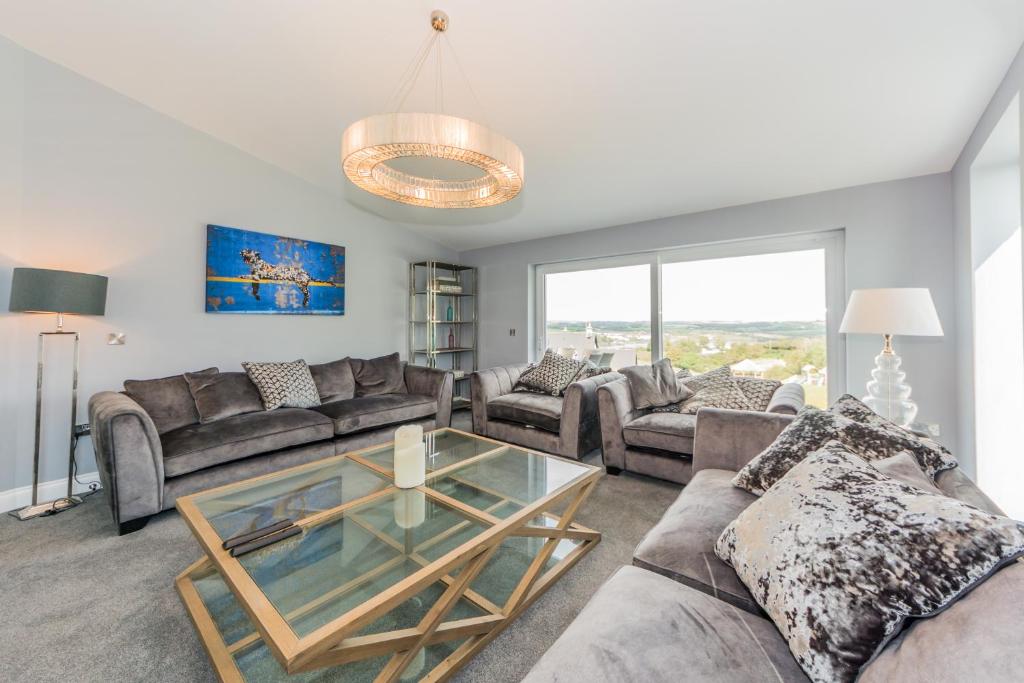 Posezení v ubytování River views,Kinsale, Hosted by Exquisite holiday homes, Sleeps 26