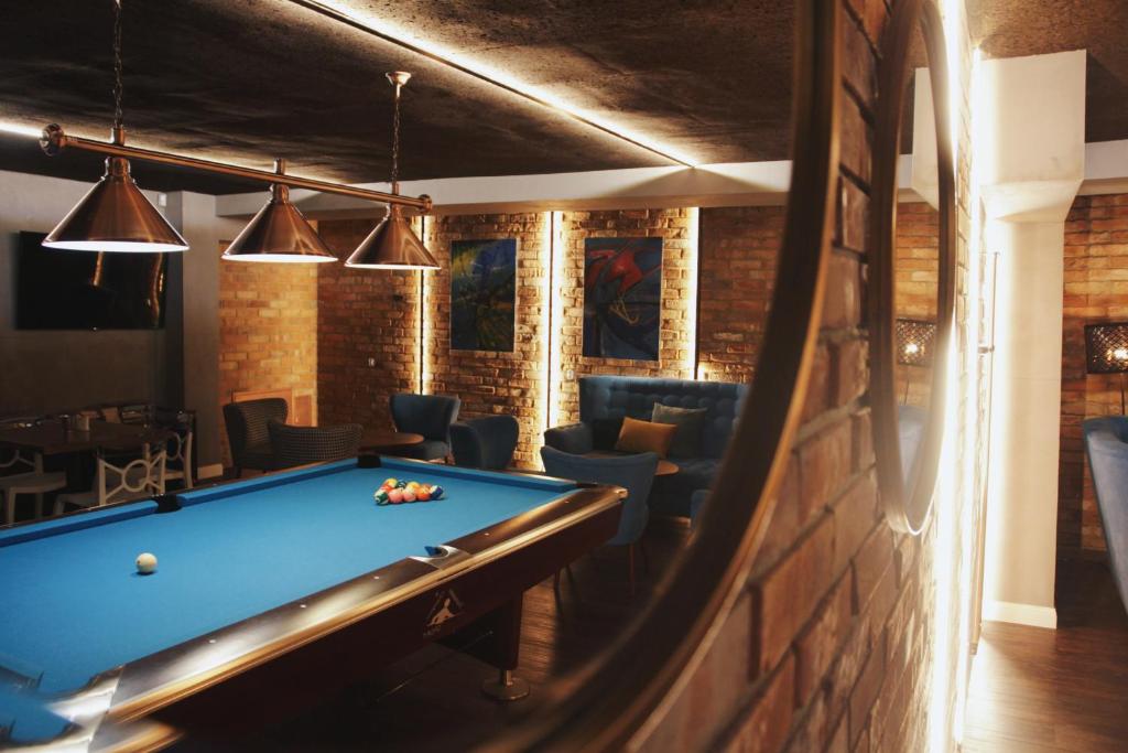 Biliár nebo kulečník v ubytování Hotel Port 21 Pura Pool & Design - Adults Only