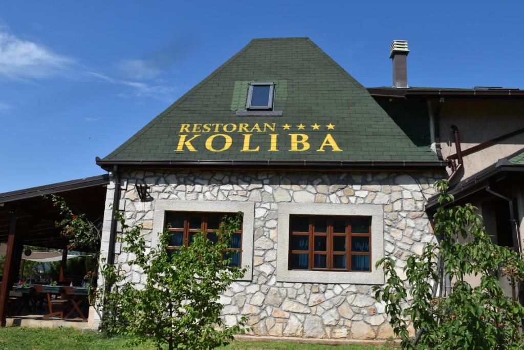 Budova, kde se aparthotel nachází