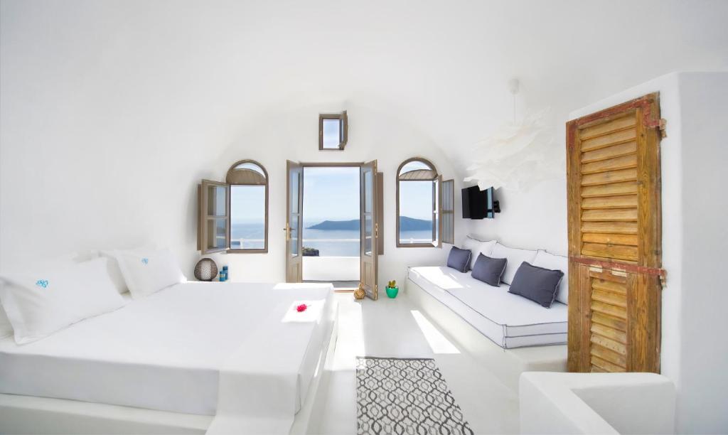 Postel nebo postele na pokoji v ubytování Sophia Luxury Suites