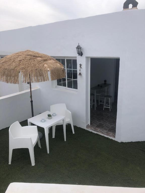 A patio or other outdoor area at Apartamentos Elena