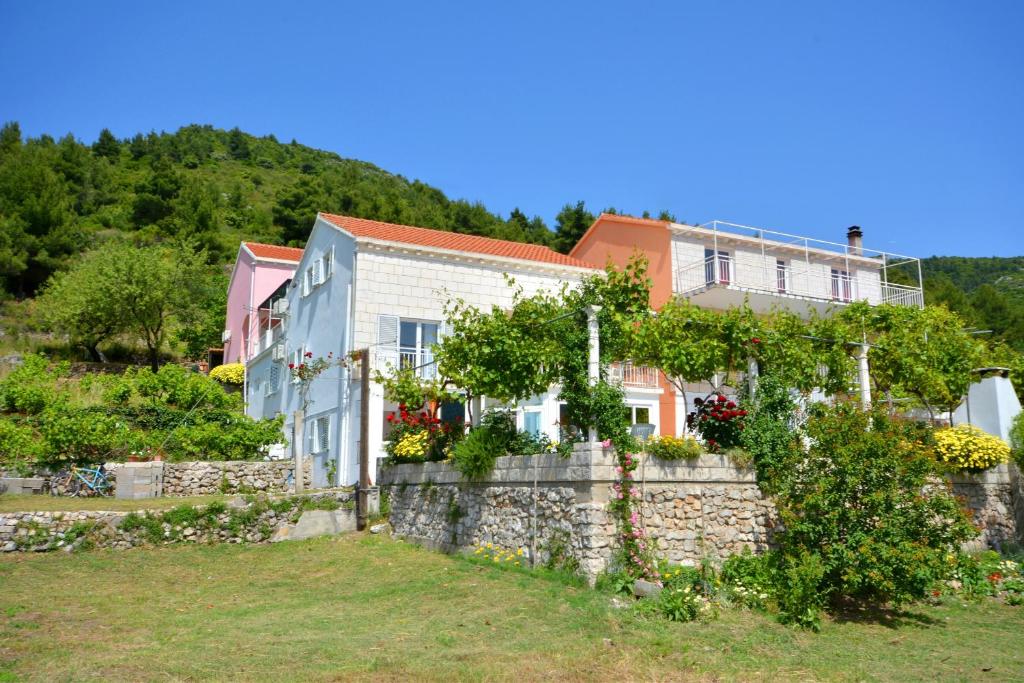 Příroda nedaleko apartmánu