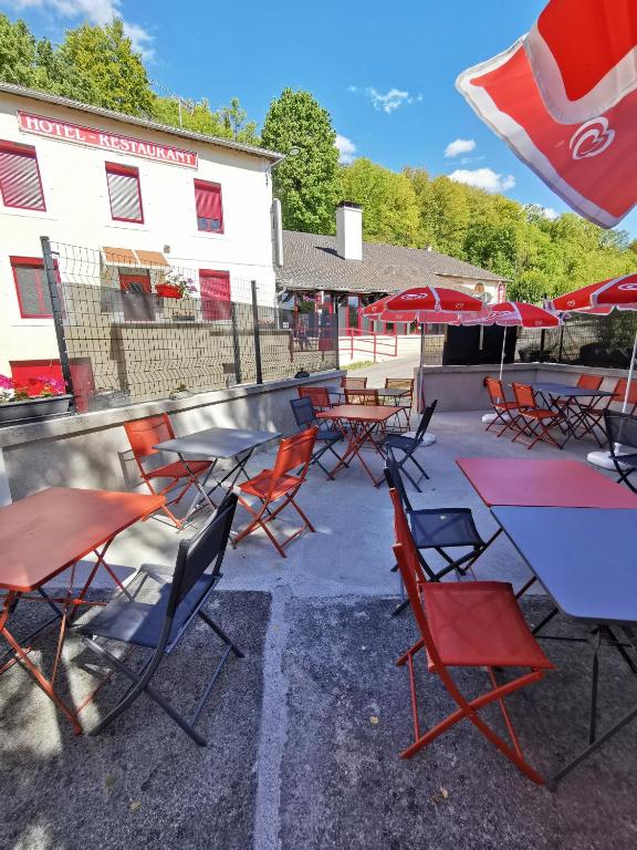 Restaurace v ubytování La Table Des Bons Peres