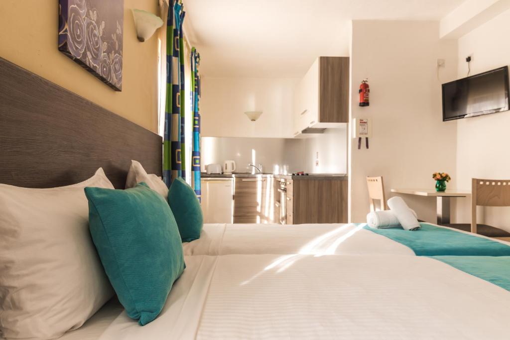 Sunseeker Holiday Complex - 1