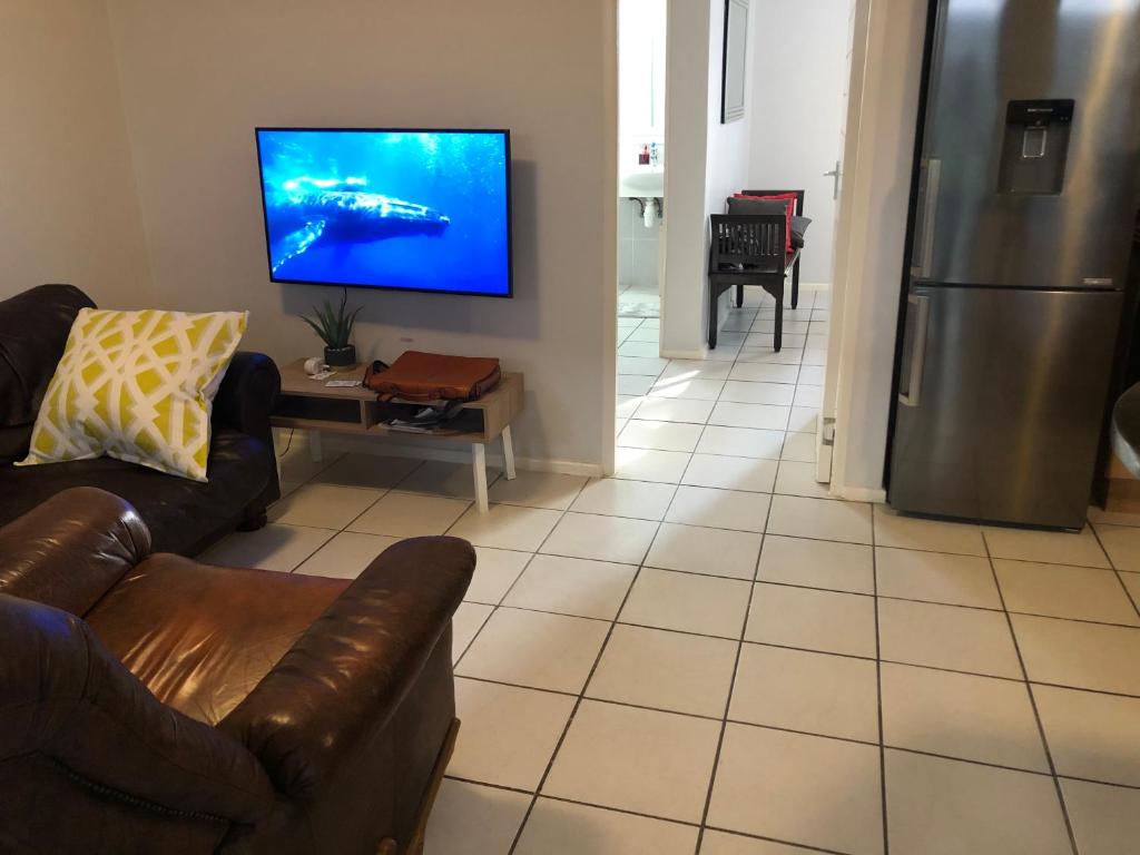 Malachite Mews - Centrally Located Cosy Apartment In Knysna - Image 14