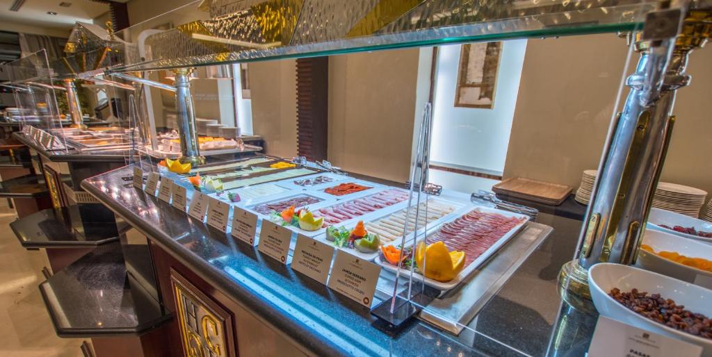 Hotel Andalucía Center - Resim 38