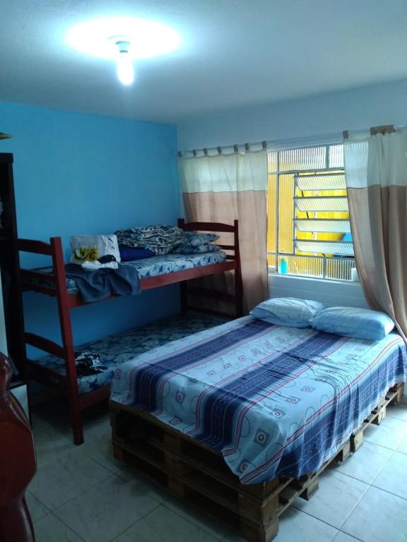  Casa com piscina em Caraguatatuba