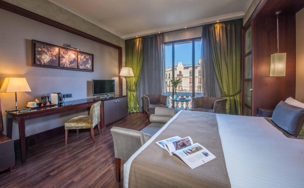 Posteľ alebo postele v izbe v ubytovaní Hotel Barcelona Center