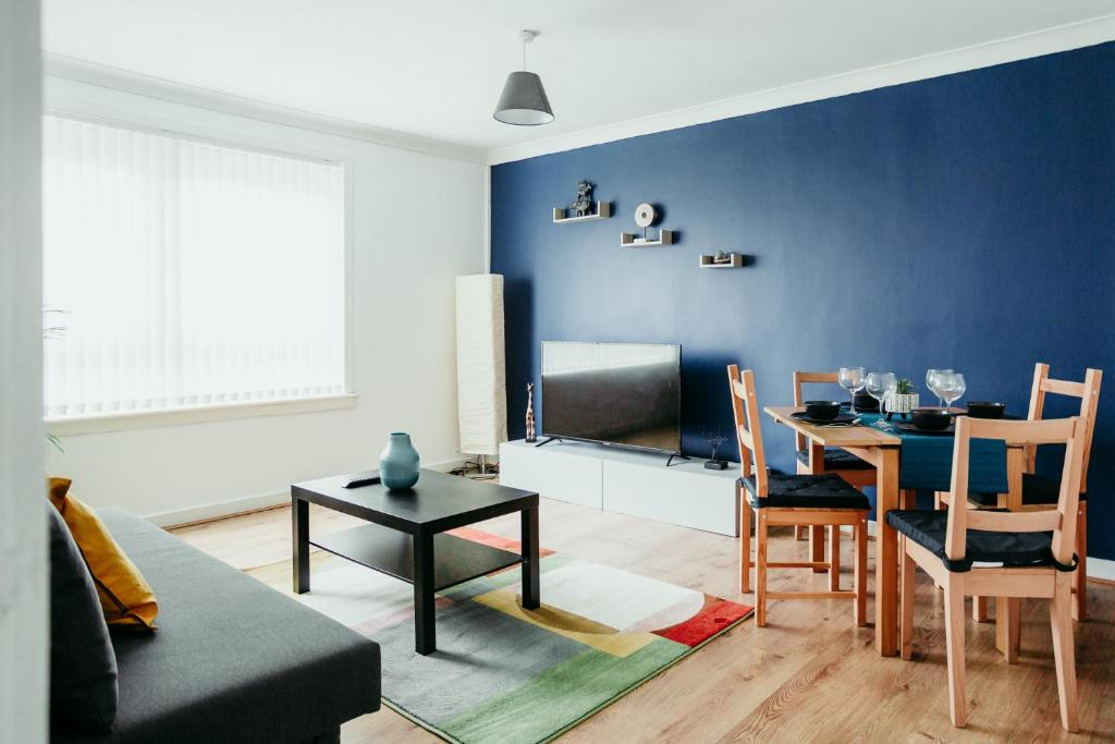 Bell Street Spacious Contractor Apartment for up to 4 People by Dream Key Solution