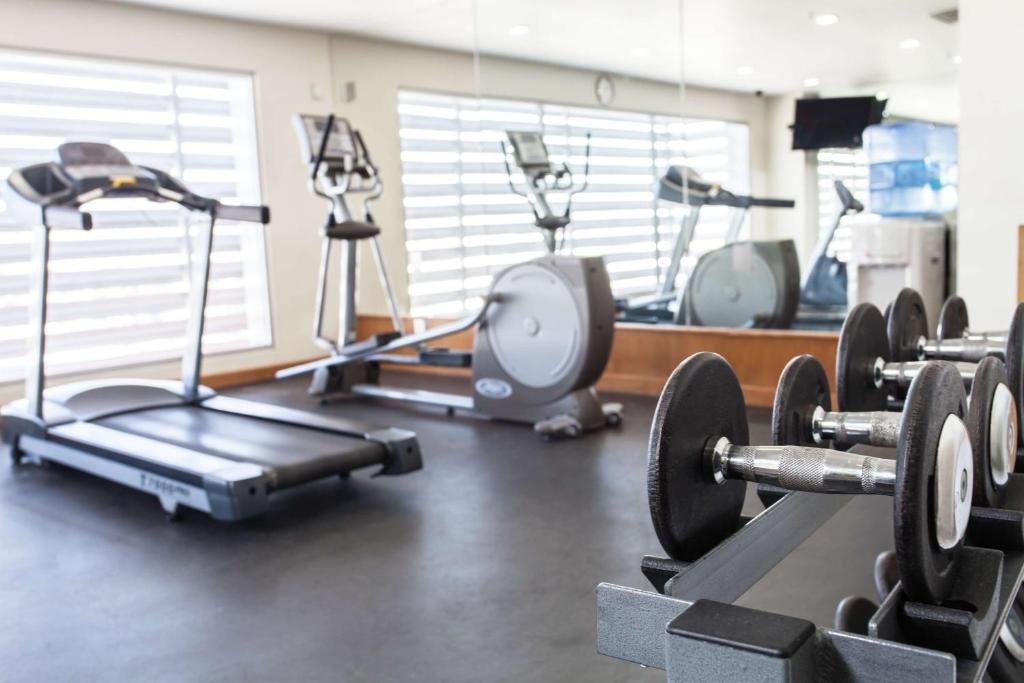 Fitness centrum a/nebo fitness zařízení v ubytování NH Queretaro