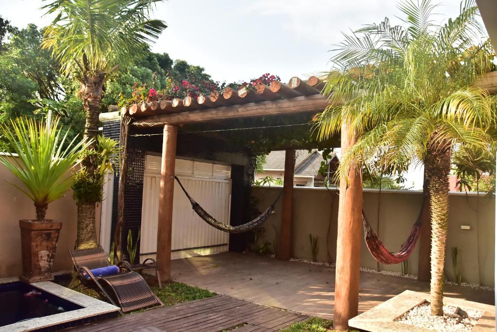  Casa alto padrão na praia de Mariscal poucos metros do mar