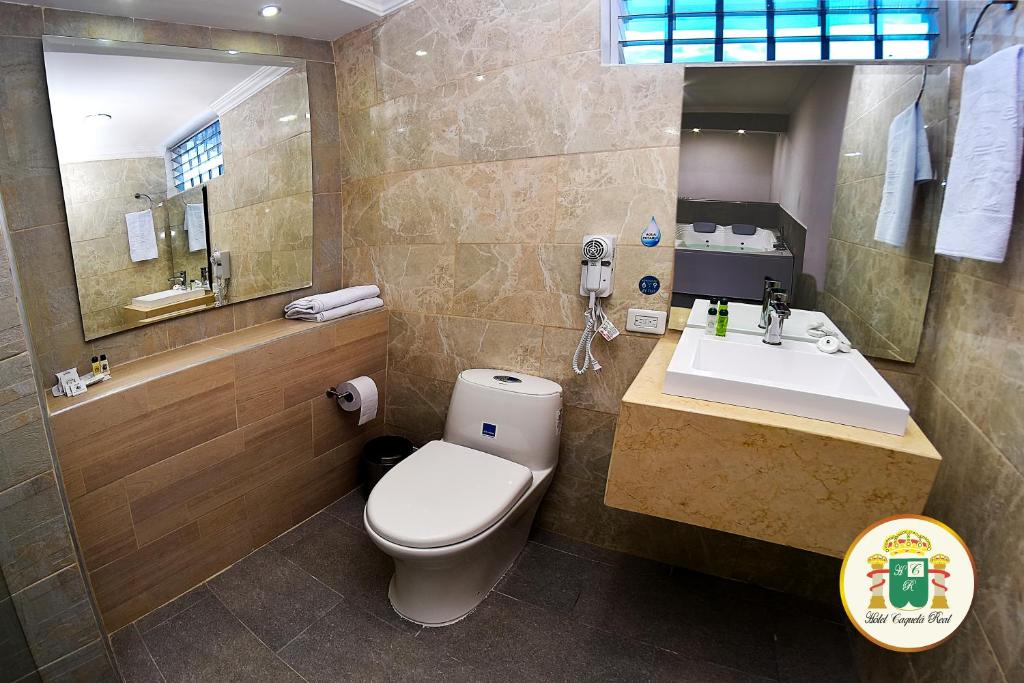 Un baño de Hotel Caquetá Real HSC