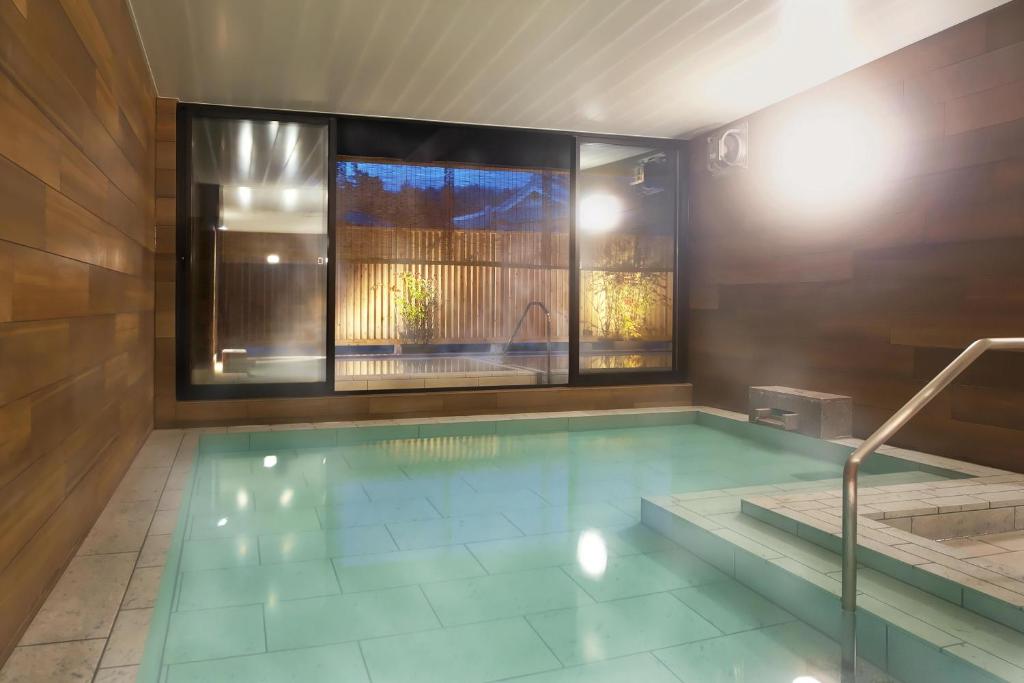 Bazén v ubytování Kusatsu Onsen Kusatsu Hotel1913 nebo v jeho okolí