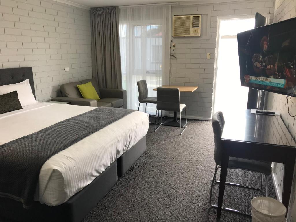 TV a/nebo společenská místnost v ubytování Frewville Motor Inn