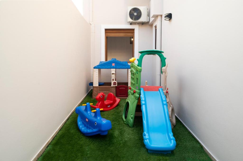Klub dla dzieci w obiekcie Zen Luxury Home, Family Sea Escape!