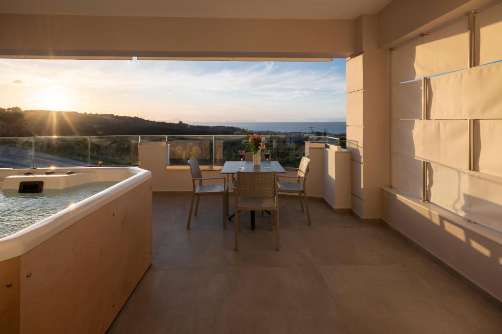 Balkon lub taras w obiekcie Zen Luxury Home, Family Sea Escape!