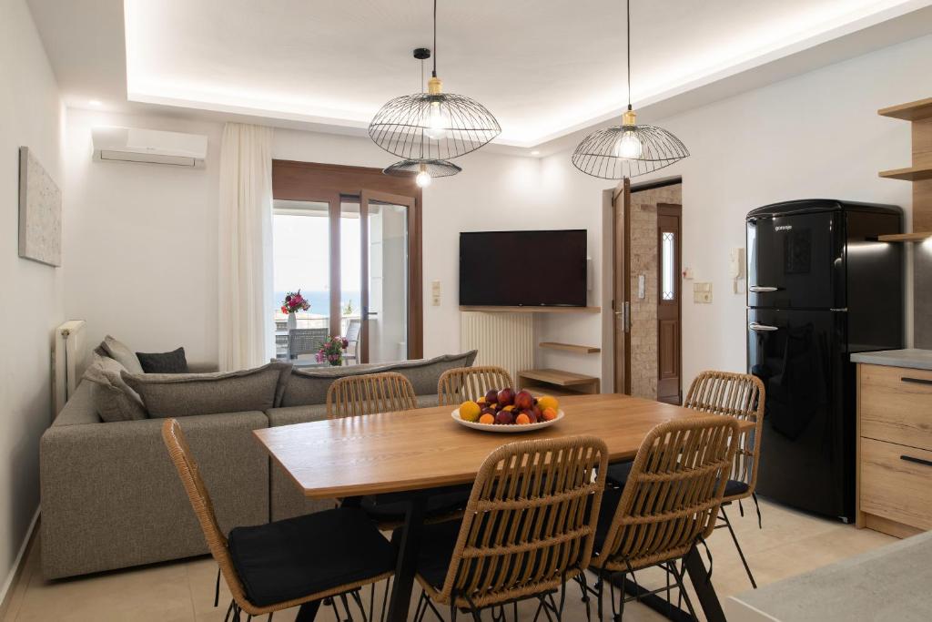 Telewizja i/lub zestaw kina domowego w obiekcie Zen Luxury Home, Family Sea Escape!