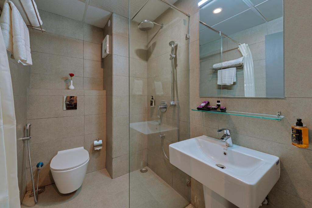 Click Hotel Jaipur, Raja Park的一间浴室