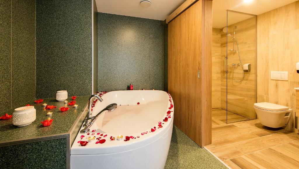 Koupelna v ubytování Akadémia Hotel