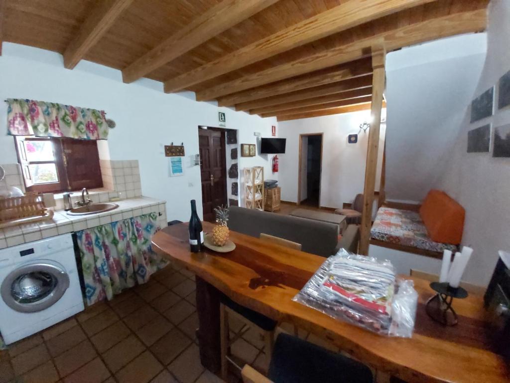 Kuchyň nebo kuchyňský kout v ubytování Casa los Abuelos