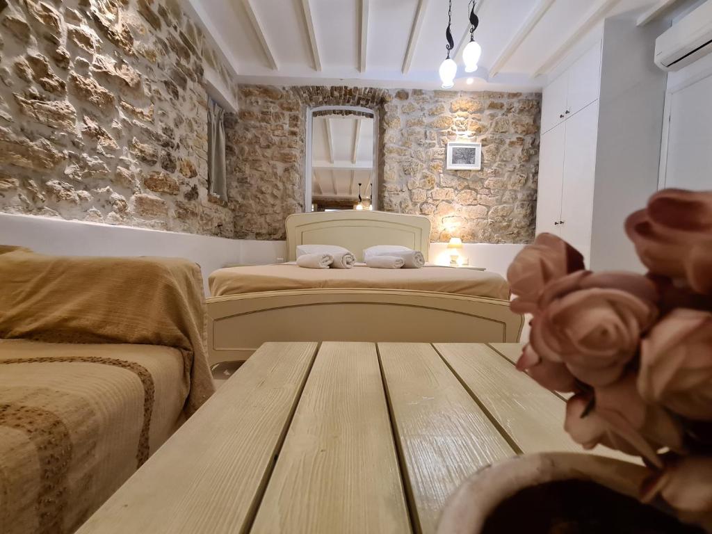 Część wypoczynkowa w obiekcie NJ Corfu Liston Apartments